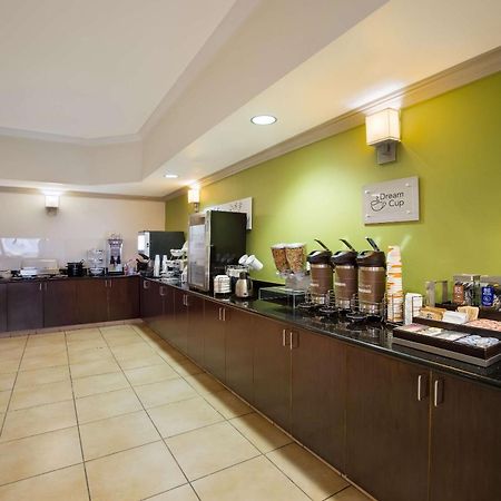 Sleep Inn & Suites Colby Exteriör bild
