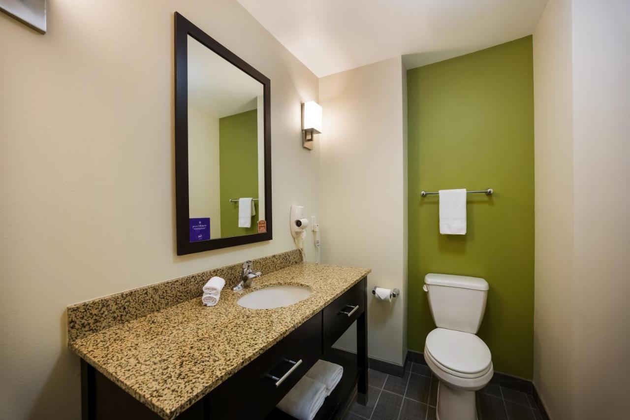 Sleep Inn & Suites Colby Exteriör bild