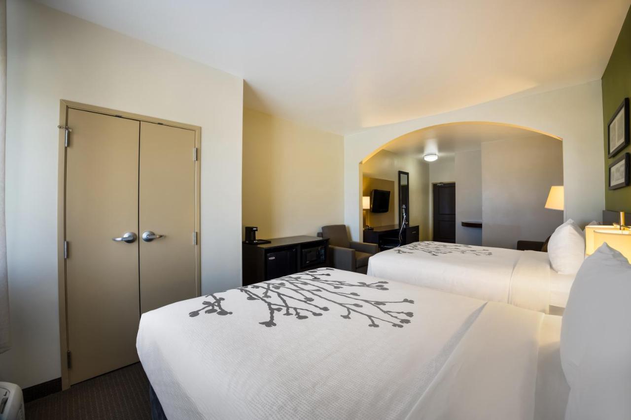 Sleep Inn & Suites Colby Exteriör bild