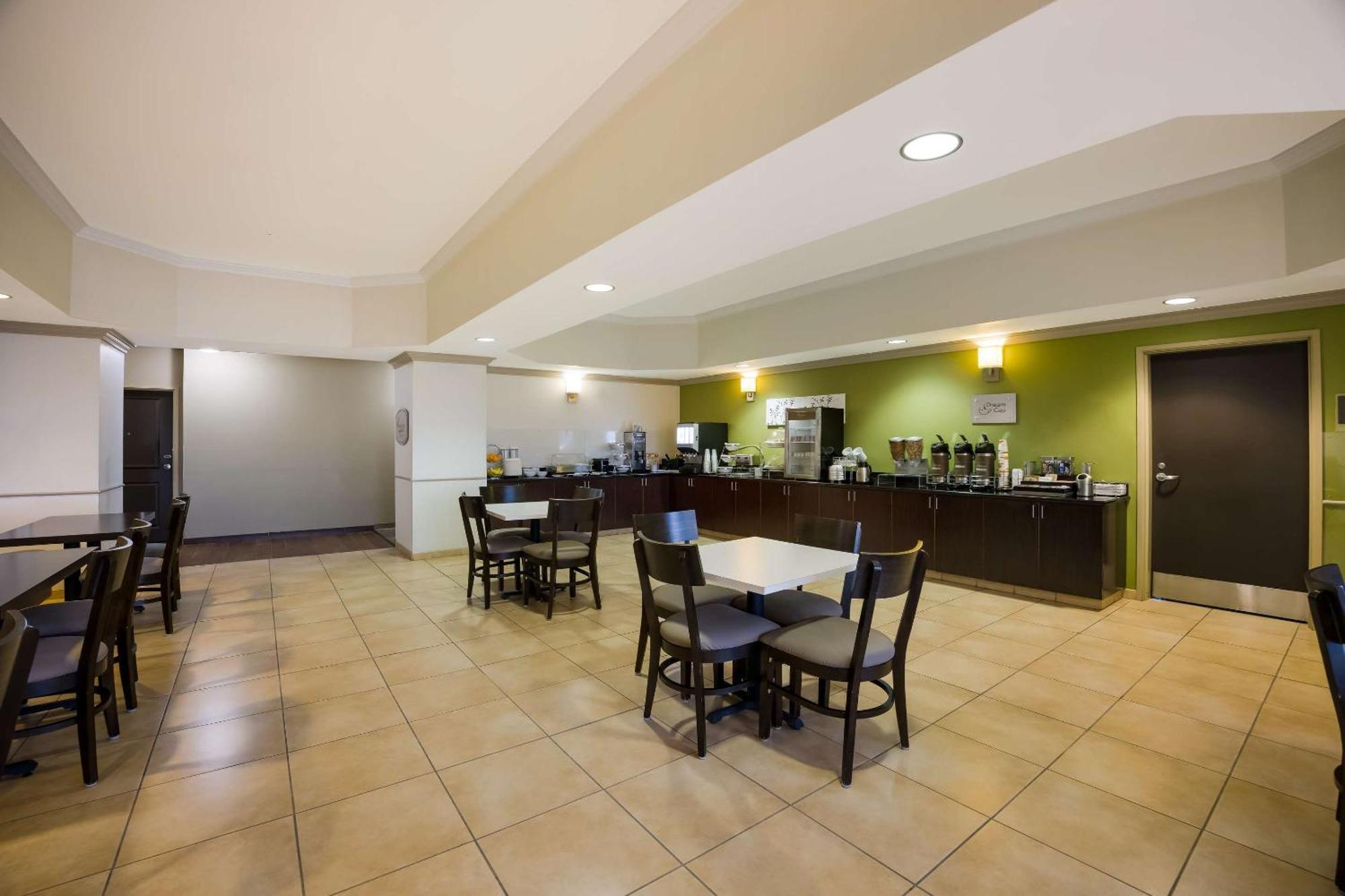 Sleep Inn & Suites Colby Exteriör bild