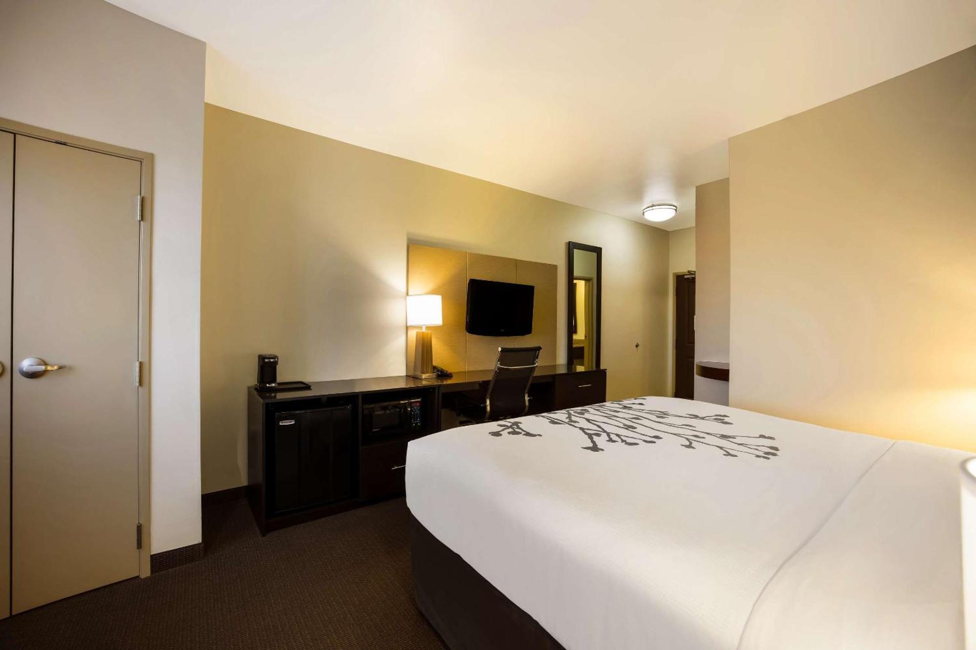 Sleep Inn & Suites Colby Exteriör bild