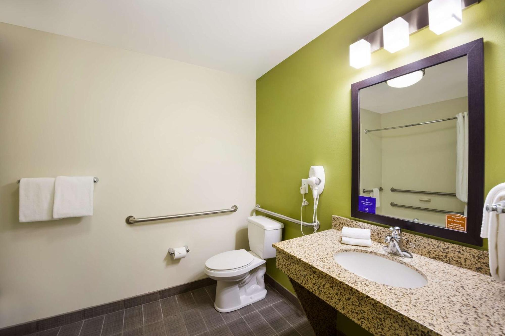 Sleep Inn & Suites Colby Exteriör bild